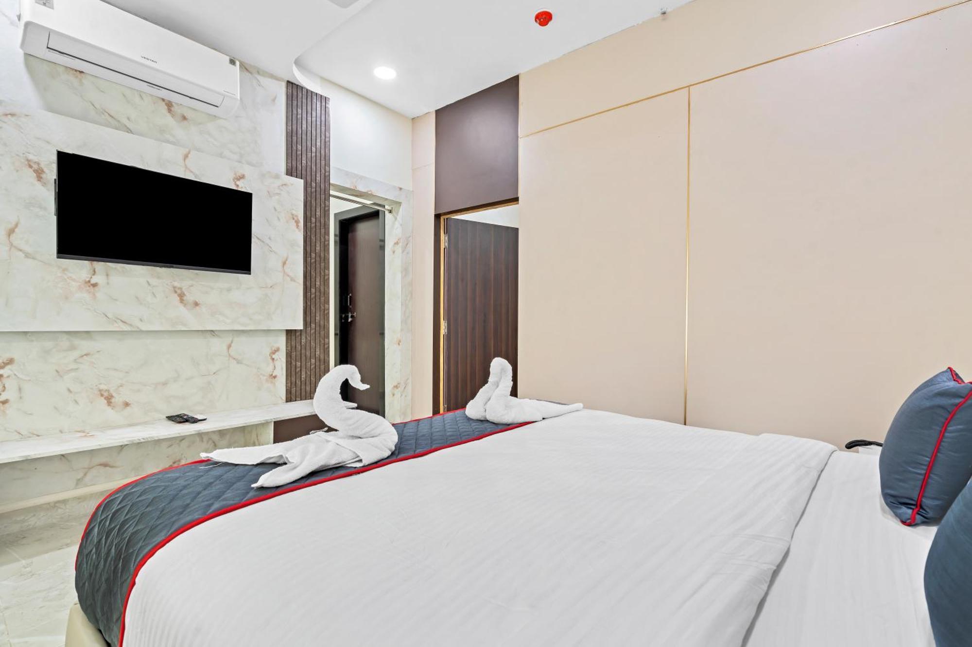 Hotel Sky Land Khammam Ngoại thất bức ảnh