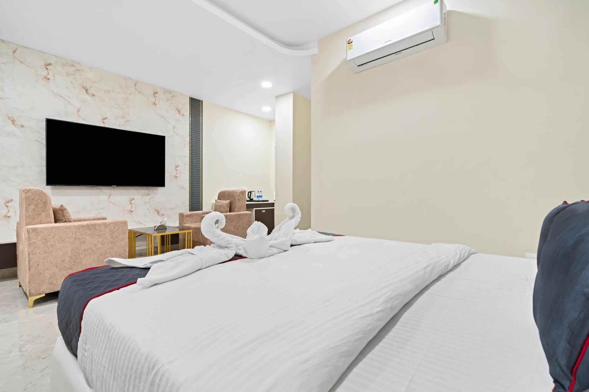 Hotel Sky Land Khammam Ngoại thất bức ảnh